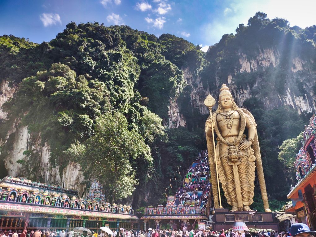 Batu Caves; Malaysia; travel blog; uasatish; Murugan Statue;