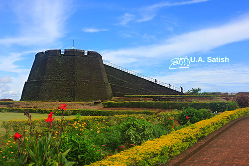Bekal Fort; Kasargod; Kerala; India; watch tower; sky; clouds; garden; hedges; flowers; uasatish; https://uasatish.com;