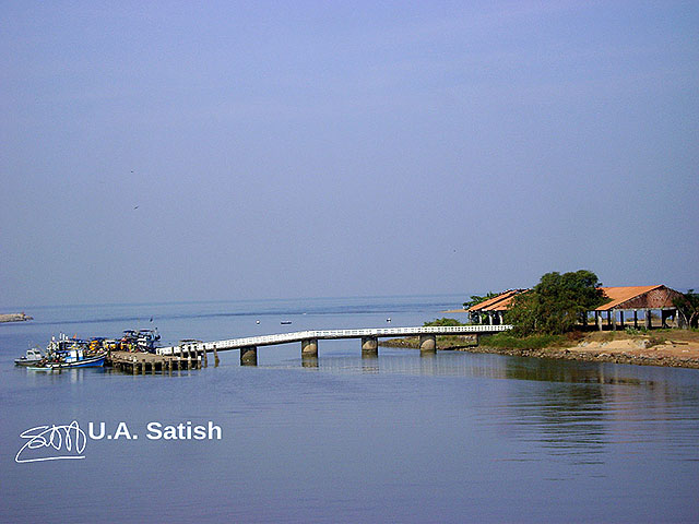 fishing jetty; Kasaragod; Kerala; India; water; sky; boat; outdoor; uasatish; https://uasatish.com;