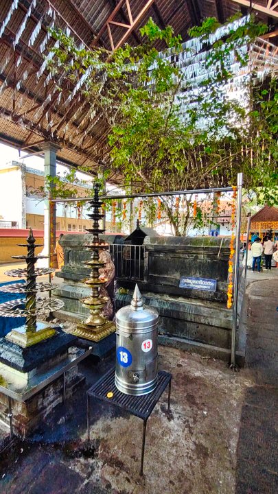 Kochi; temple; travel blog; uasatish; Kerala;