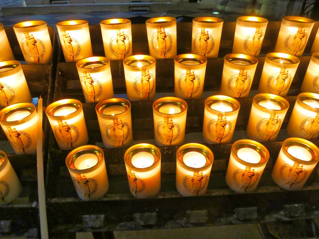 Paris; Ftance; Notre Dame Cathedral; candles; uasatish;