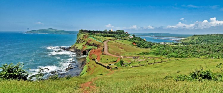 Ratnadurga Fort; Ratnagiri; travel blog; uasatish;