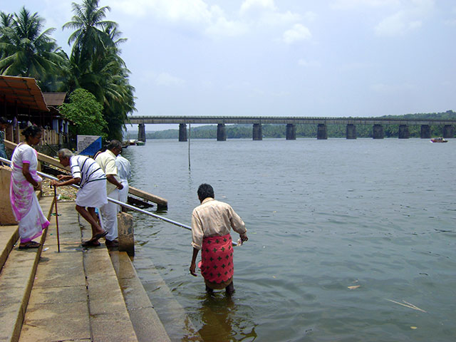 Muthappan Madappura; Kerala; Parassini; India; temple; uasatish; river;