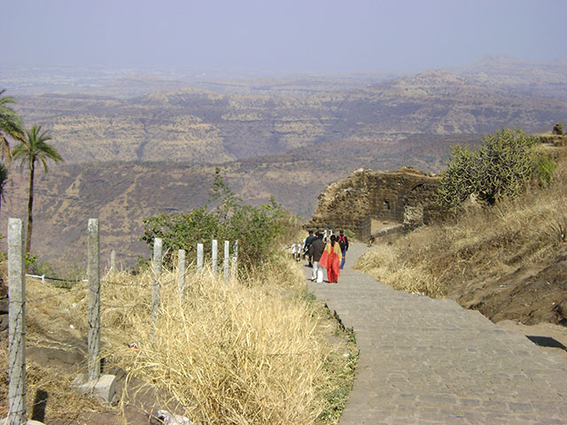 Thoptewadi; Maharashtra; India; fort; outdoor; uasatish; mountains;