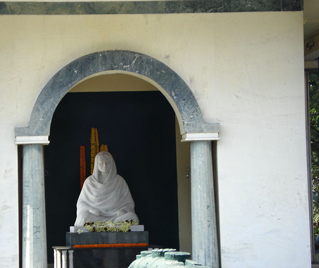 shrine; Rani Rashmoni; Dakshineswar Temple; India; uasatish;