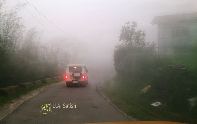 road; fog; Sikkim; India; uasatish; vehicle;