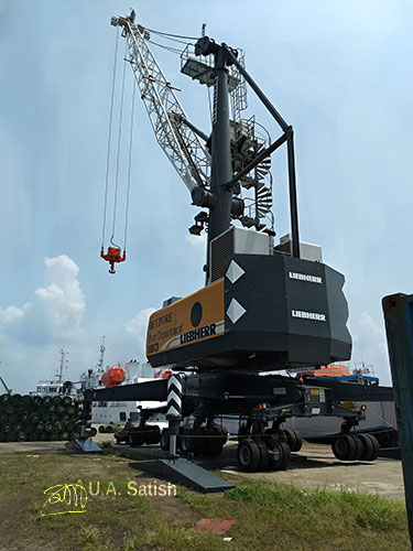 Beypore; Kerala; India; port; Beypore Port; uasatish; tower crane;