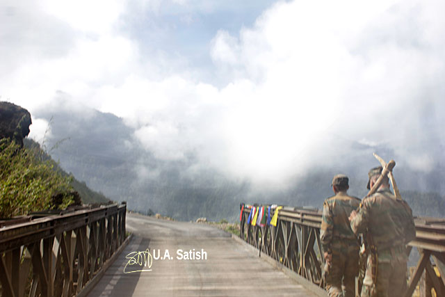 bridge; Sikkim; India; workers; clouds; uasatiish; Gangtok to Changu Lake;