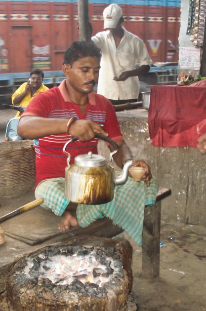 Tea Vendor; Varanasi; India; uasatish; travel blog;