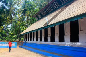 Odathil Palli; mosque; palli; Thalassery; Tellicherry; Kerala; uasatish; copper clad roof;