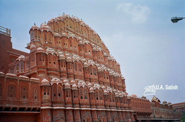 hawa Mahal; Jaipur; architecture; India; street; uasatish;
