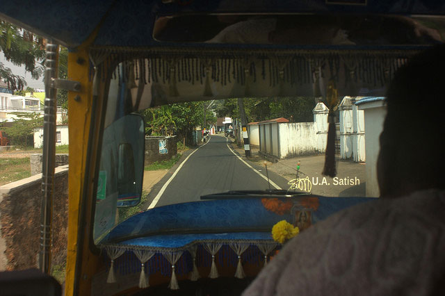 Kochi; streets; autorickshaw; Kerala; road; India; uasatish;