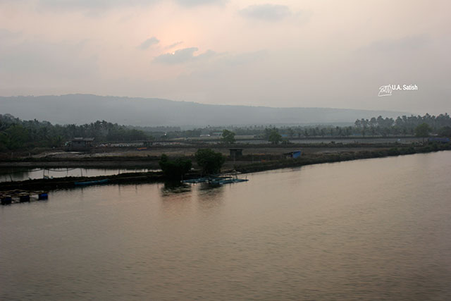 train travel; Kerala; Kannur to Kanhangad; North Malabar; uasatish; India; backwaters;