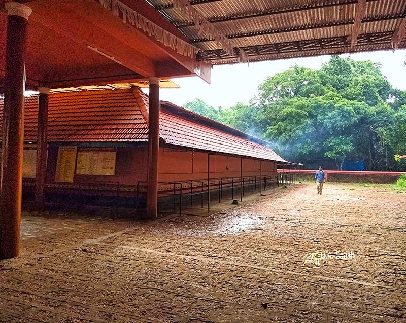 Chuttambalam; Mannanpurathu Bhagavathi Temple; Nileshwaram; uasatish;