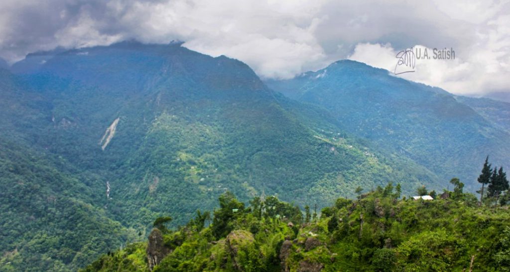 Misty Mountain in Lungma Dara; Sikkim; uasatish; Lachung; By Road from Lachung to Gangtok;