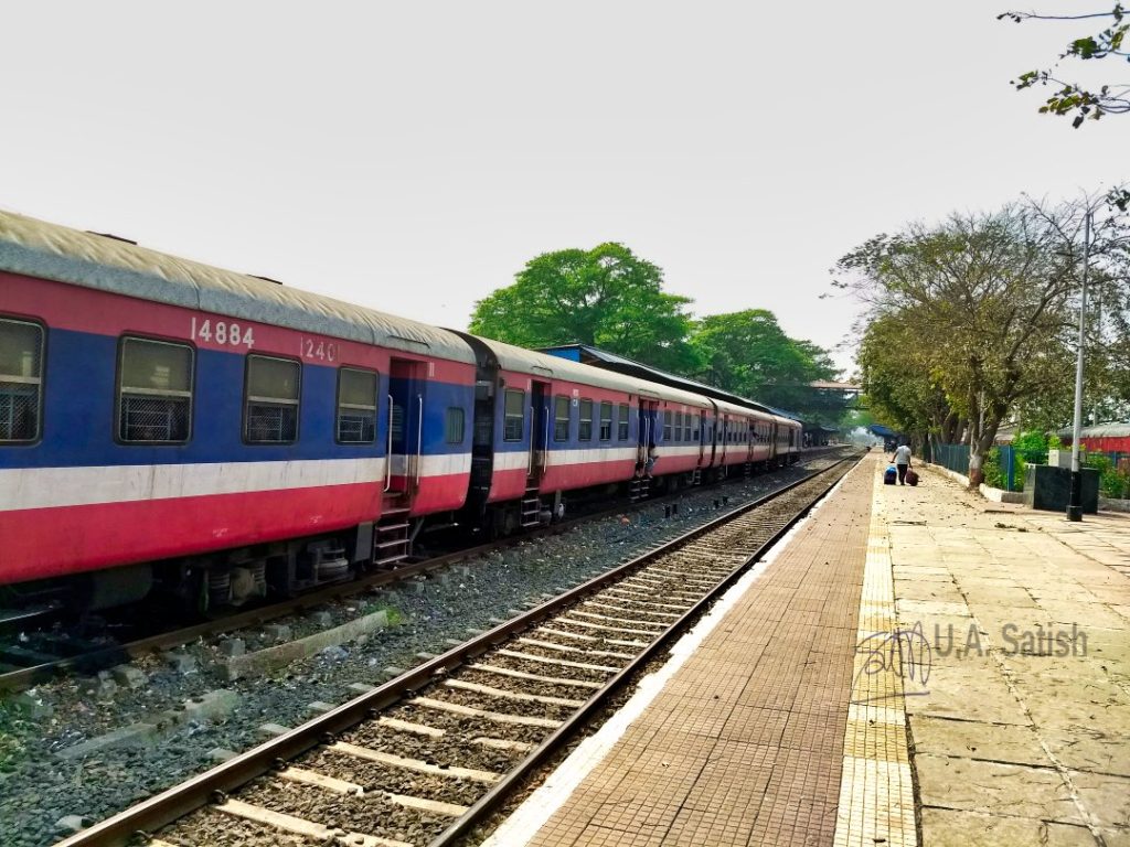 Roha Railway Station; Trip Vasai to Kannur; uasatish; camera phone; mobile photography;