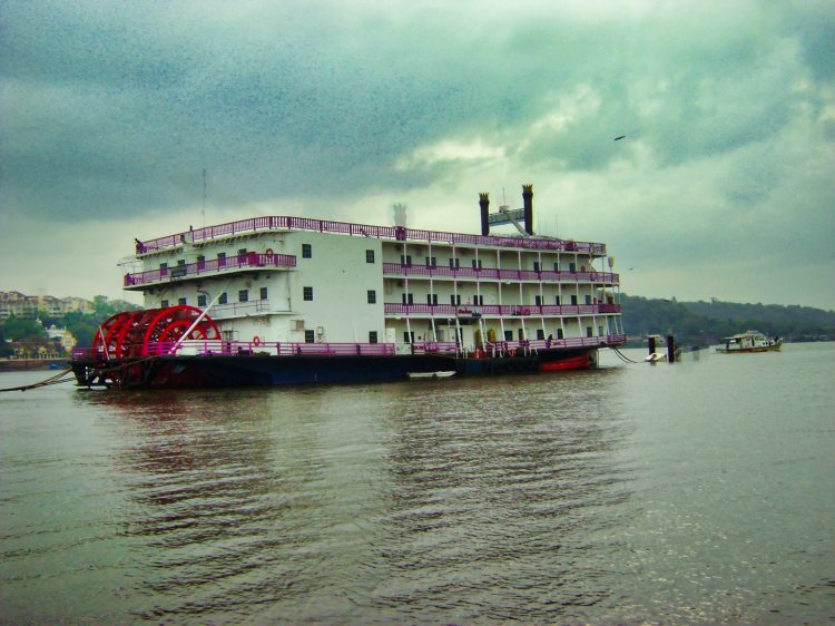 Mandovi River; Panaji; Goa; travel blog; uasatish;