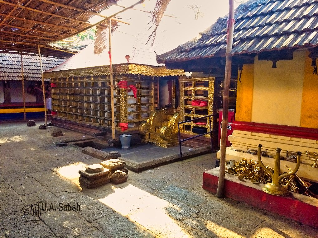 Madayi Kavu; Thiruvarkadu Bhagavathi Temple; Pazhayangadi; Kerala; temple; uasatish;