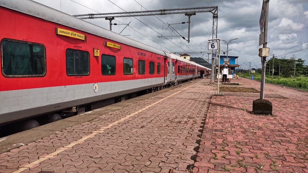 Khed Station; India; Mumbai to Ratnagiri; travel blog; uasatish;