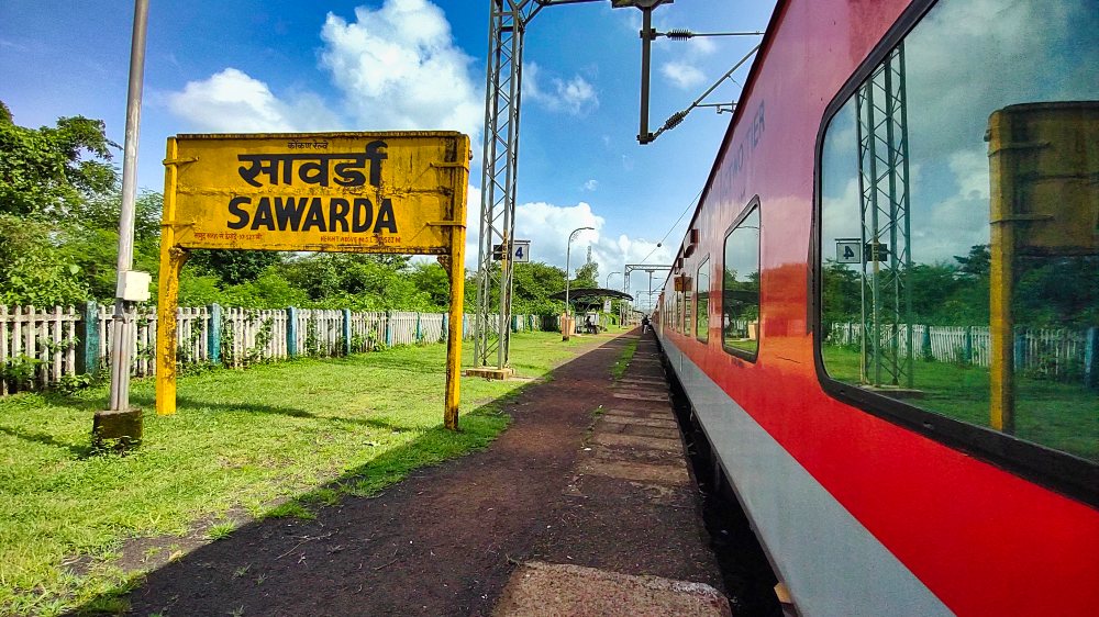 Mumbai to Ratnagiri; Sawarda station; India; Konkan Railway; travel blog; uasatish;